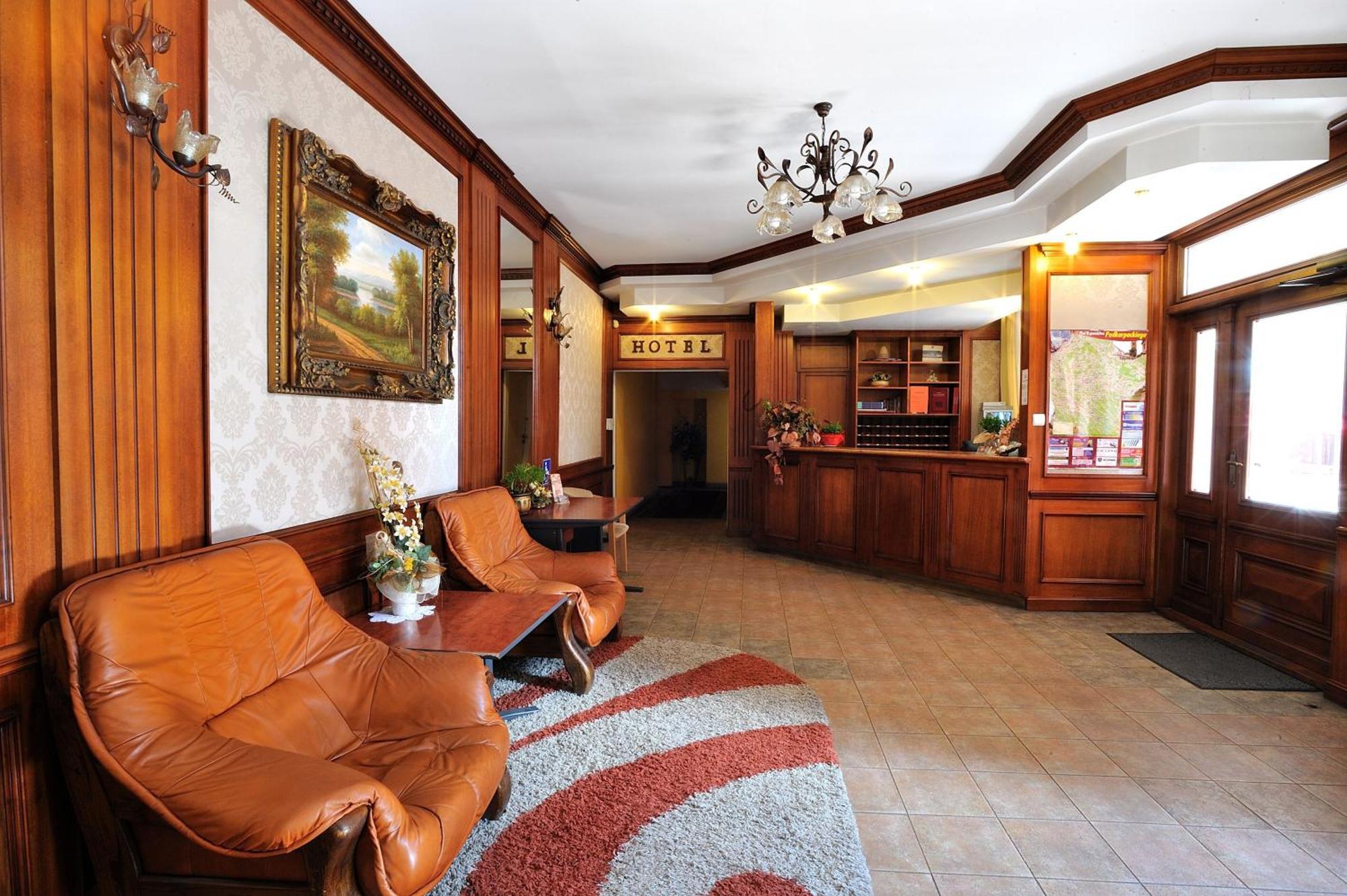 Hotel Restauracja Twist Krosno Buitenkant foto